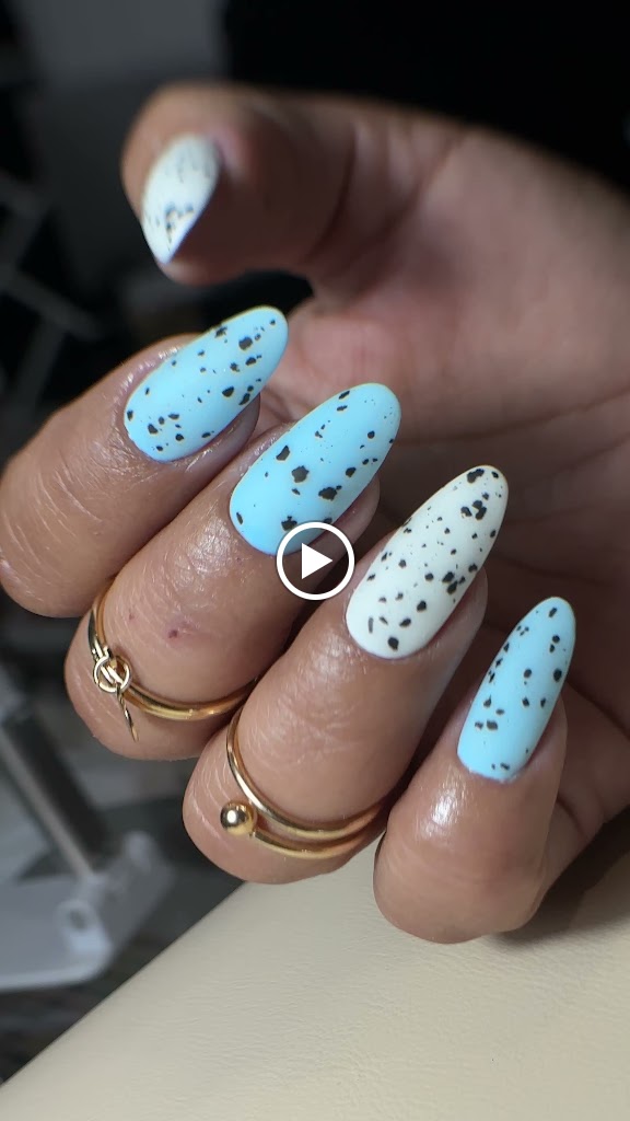 Karkarenn Hair salon — Videos