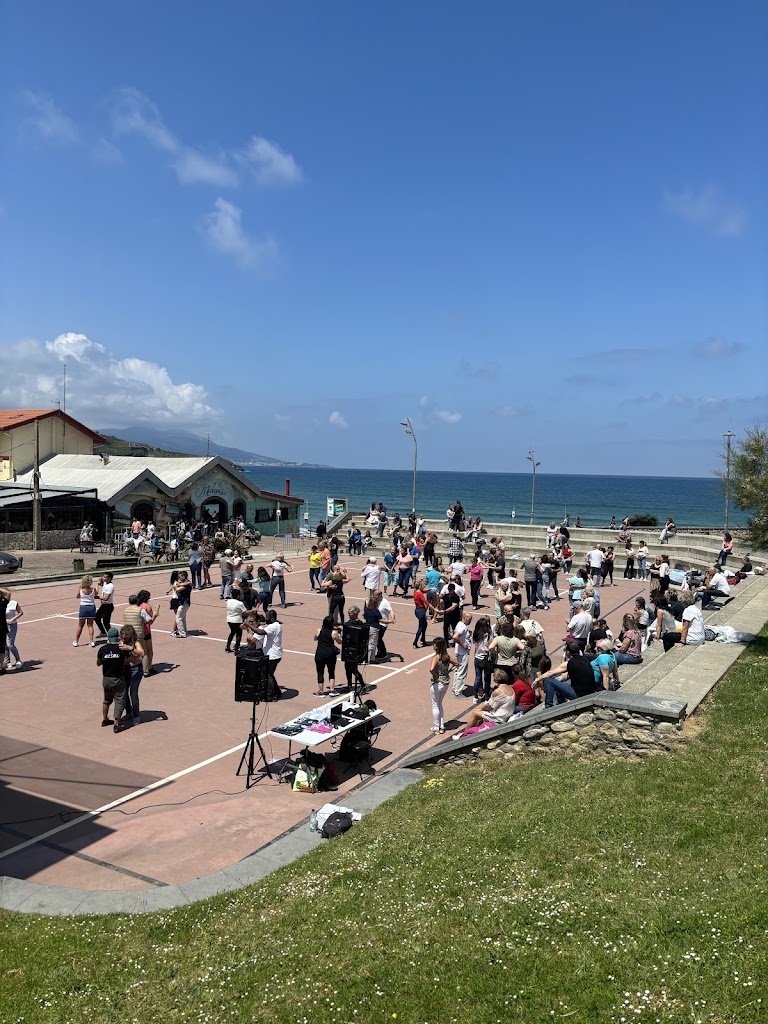 SALSORAYA Academia de Baile