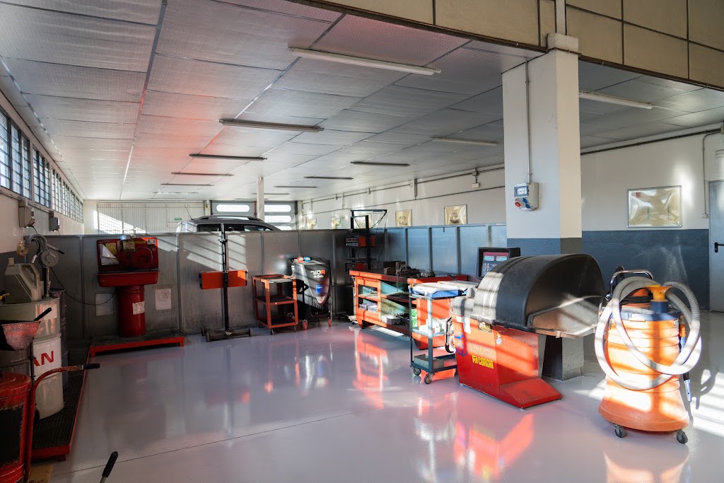Nissan | Camps Motor — Interior