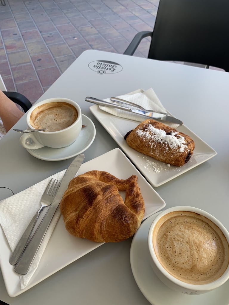 Cafe Bohemia — Comida y bebida