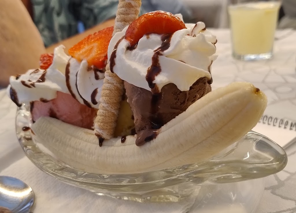 Deutsches Haus — Comida y bebida