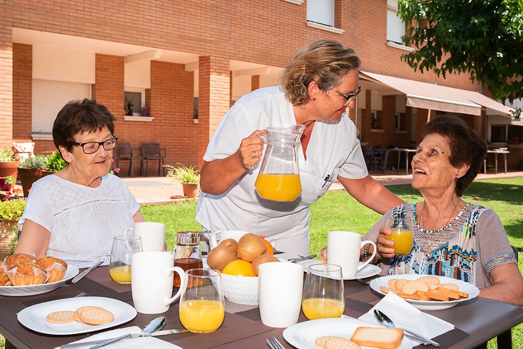 Residencia geriatrica La Vostra Llar Les Oliveres — Comida y bebida