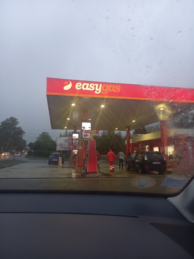Gasolinera EasyGas Hondarribia — Exterior