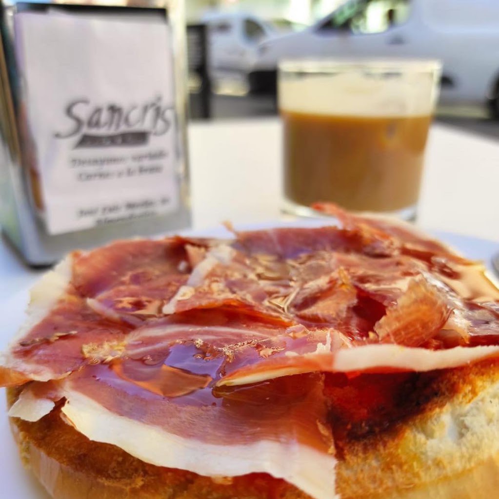 Bar Sancris — Comida y bebida