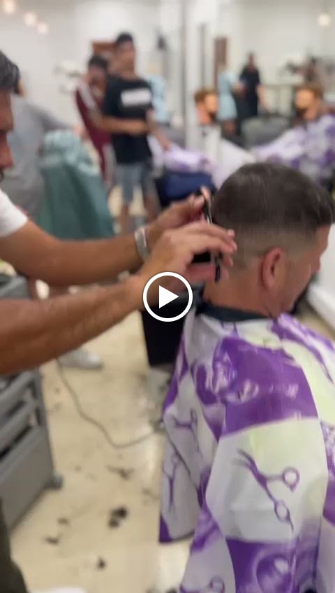 New Fama, Escuela de Peluqueria y Estetica — Del propietario