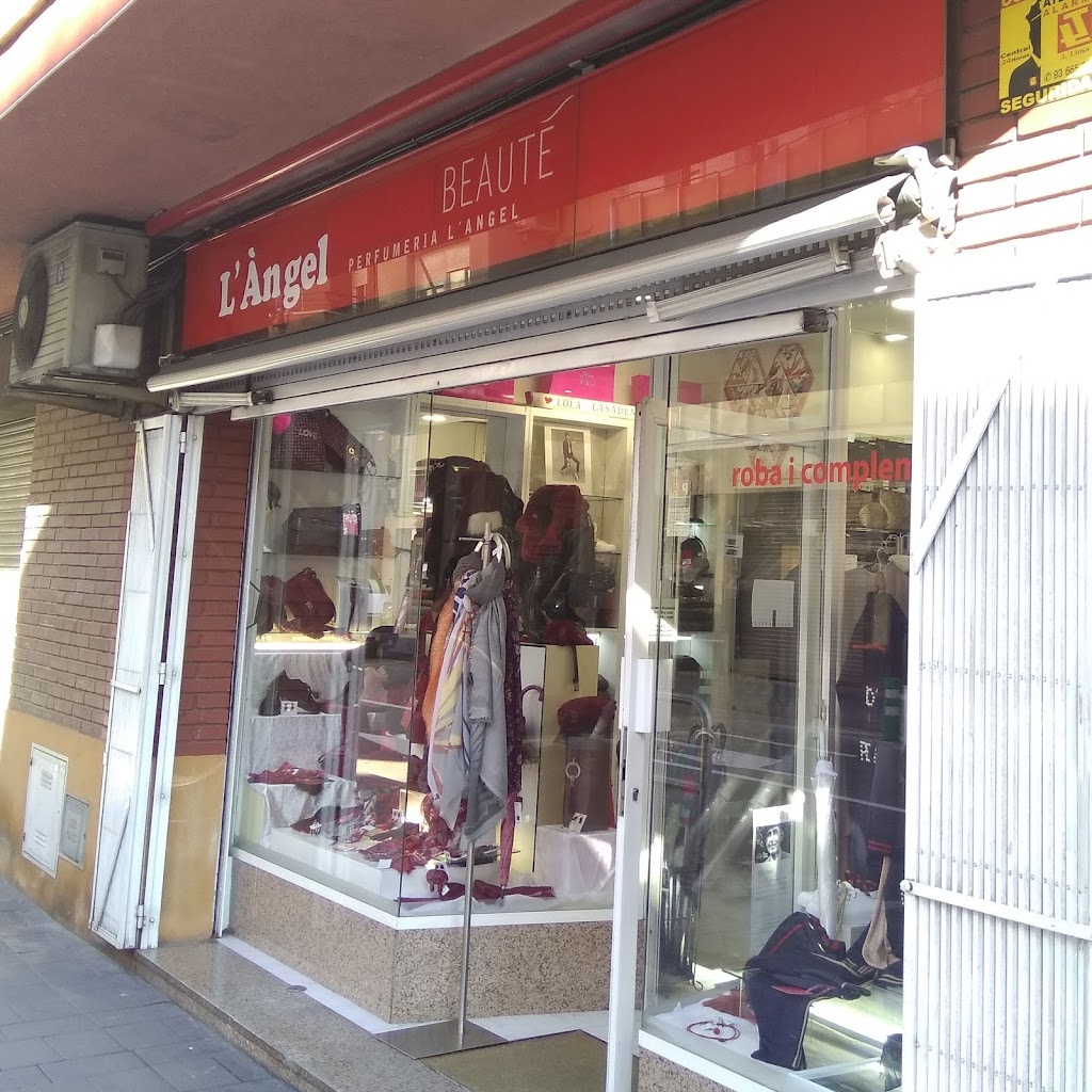 L'angel Beaute — Exterior