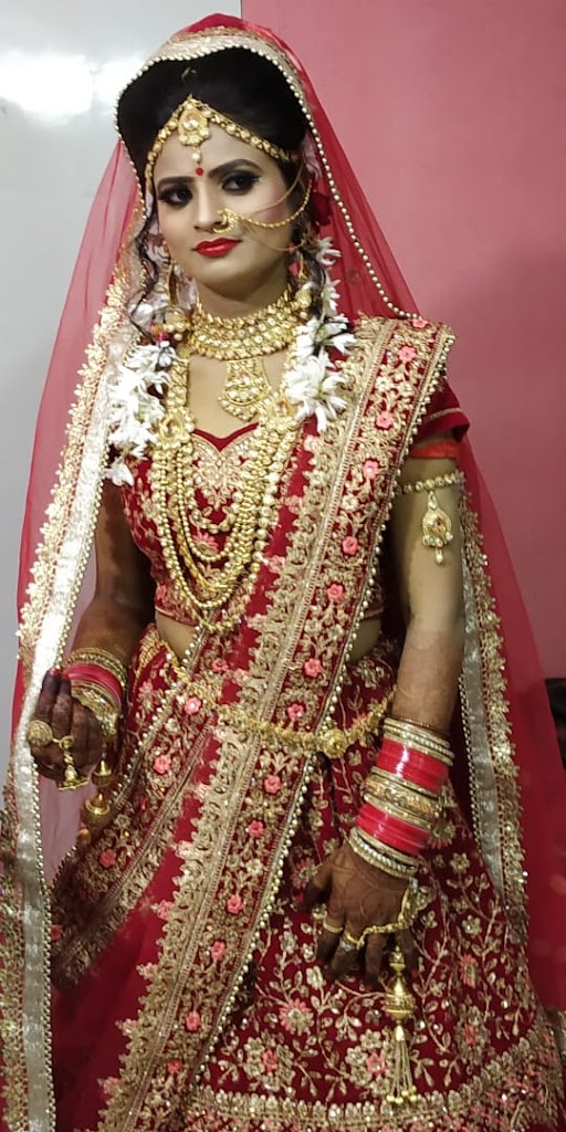 Gauri Beauty Parlour