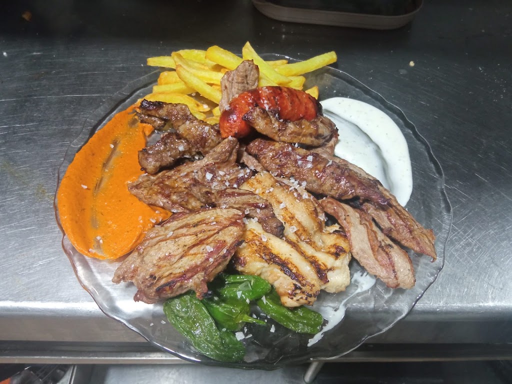 Arroceria Santa Barbara — Comida y bebida