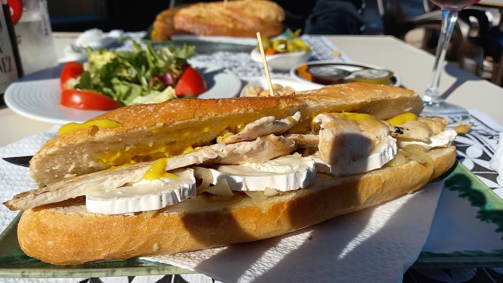 Restaurant L'Encant — Comida y bebida