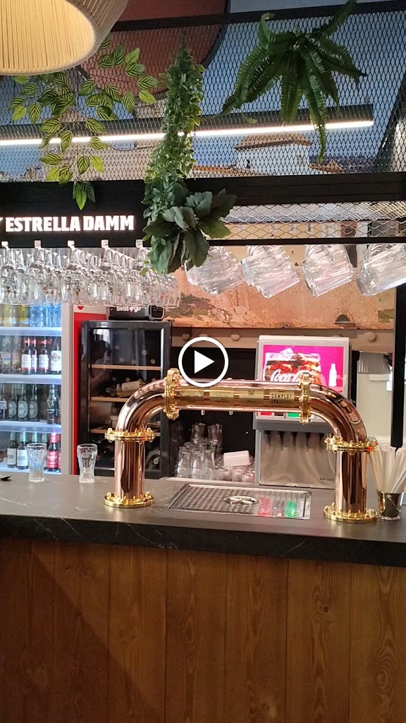 Redbar 24h Sitges — Ambiente