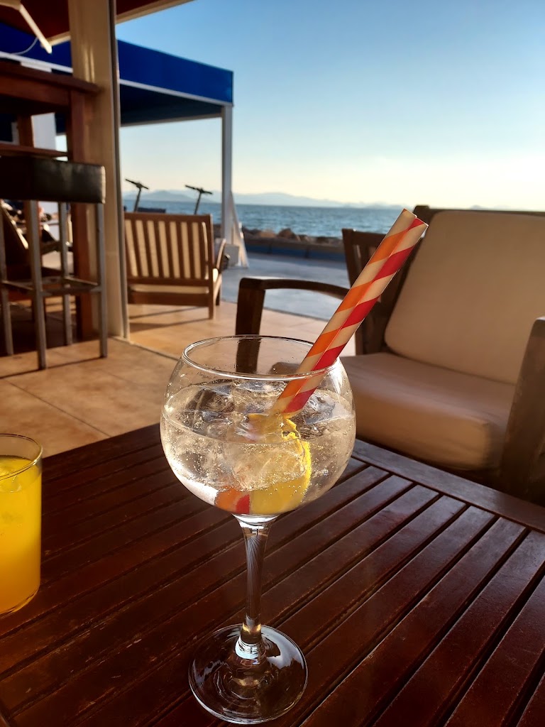 Cafeteria coctel bar Paraiso Puerto Tomas Maestre — Comida y bebida