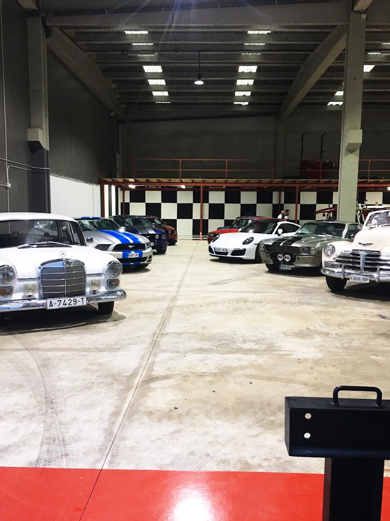 FR World Cars — Interior