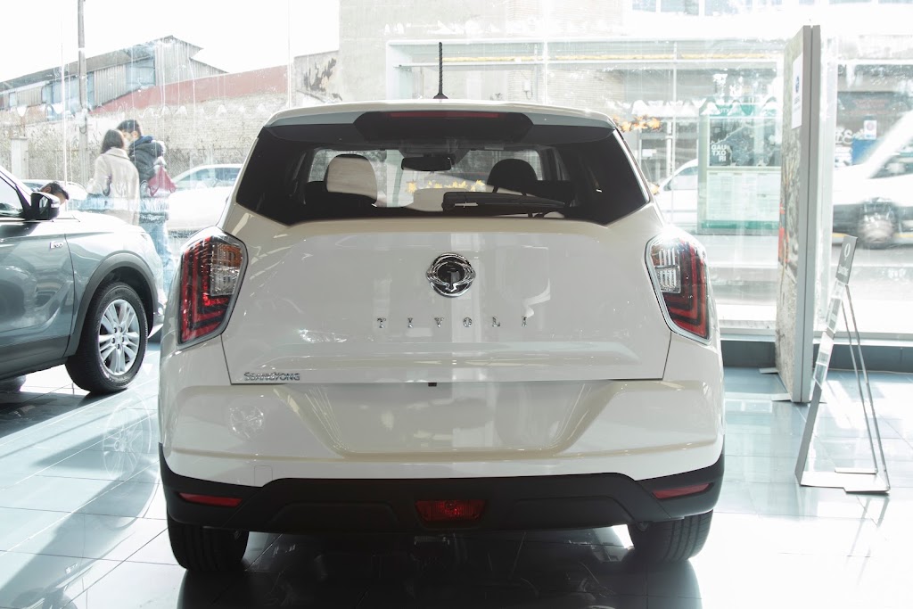 SsangYong Vitoria - Arregui — Interior