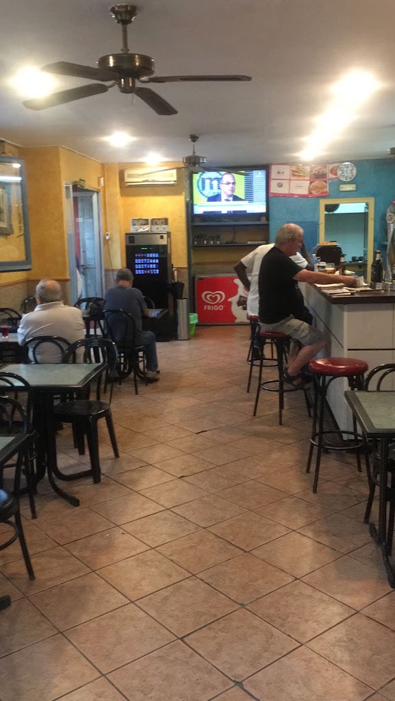 Bar Cabanyes — Ambiente