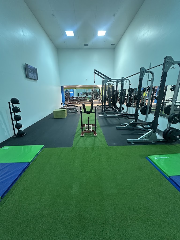  Envy Sports Club & Pools