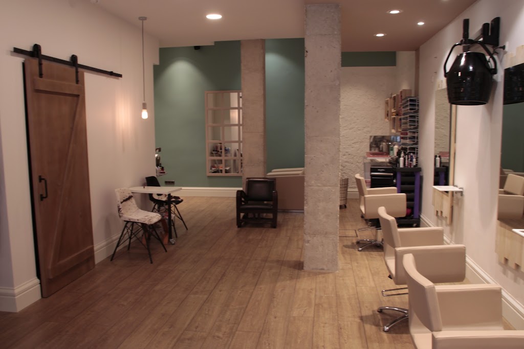 Isabel Juez, Peluqueria