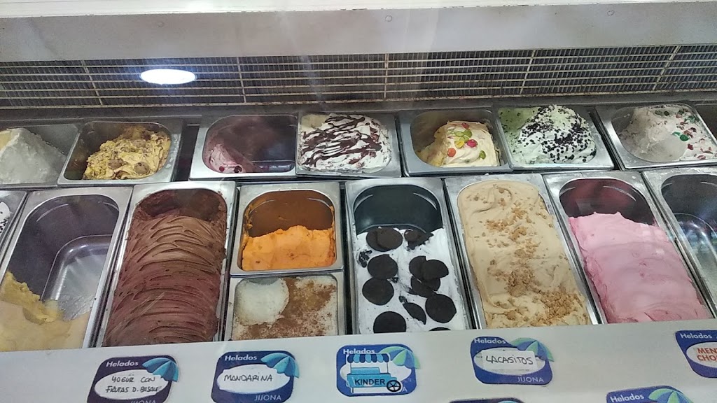 Cafeteria Heladeria cucurucho — Comida y bebida