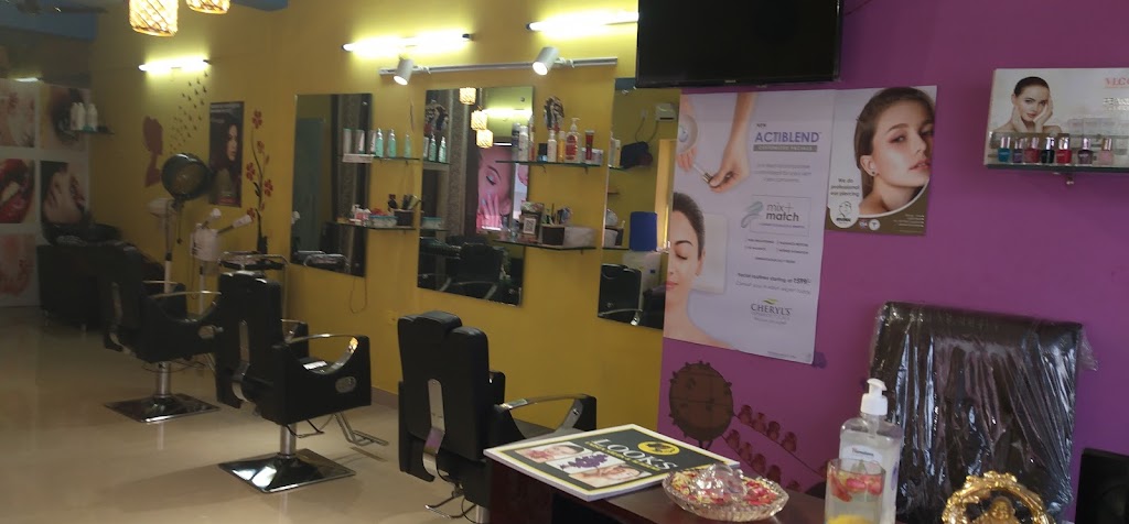 Mega Looks Salon And Academy Only For Ladies