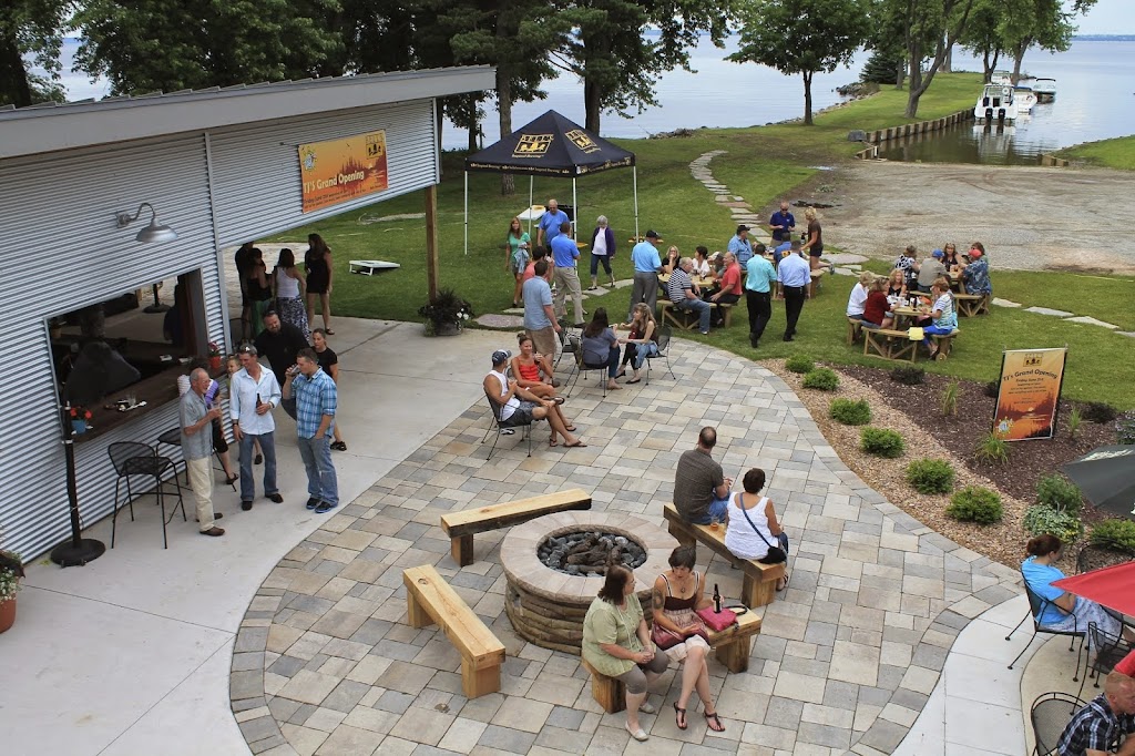  TJ's Harbor Restaurant