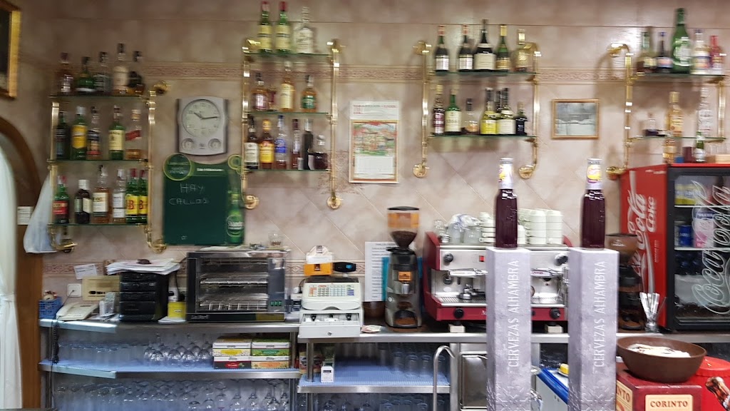 Cafe-Bar "Milenio" — Ambiente