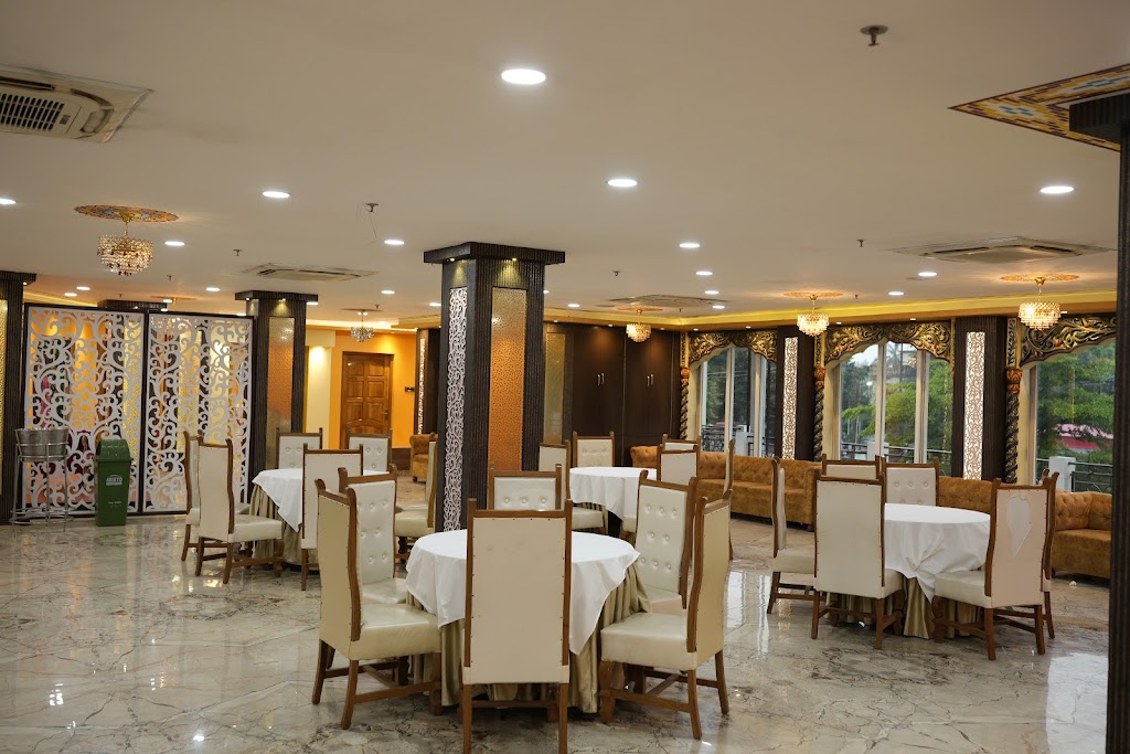 Tris Planet Hotel Restaurant