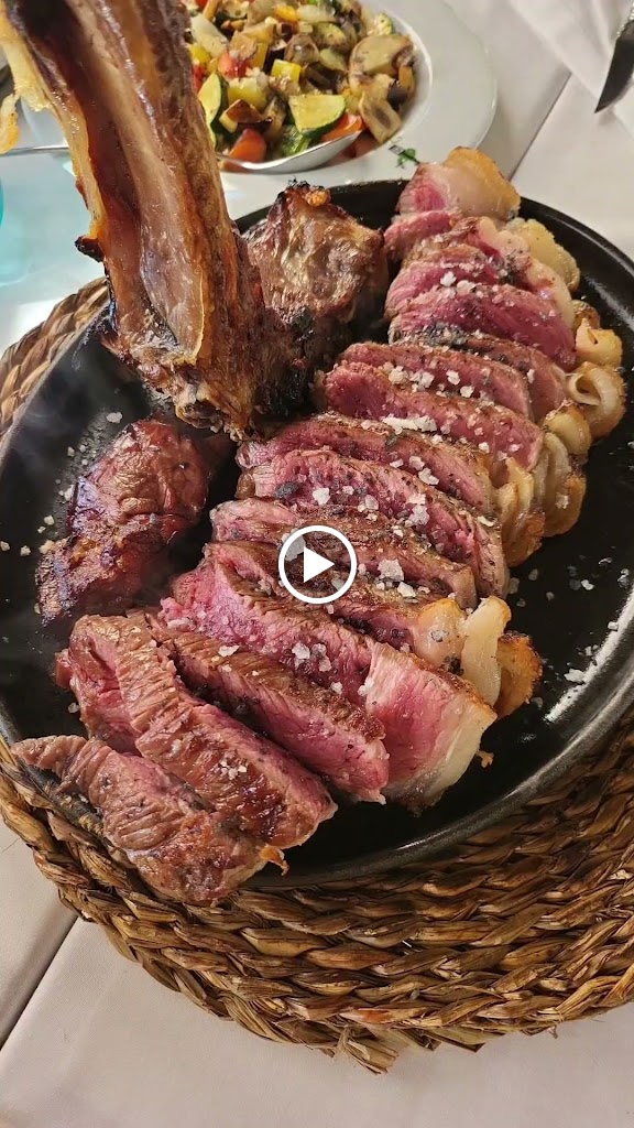 Restaurante Tipi Tapa - Carne a la Brasa — Videos