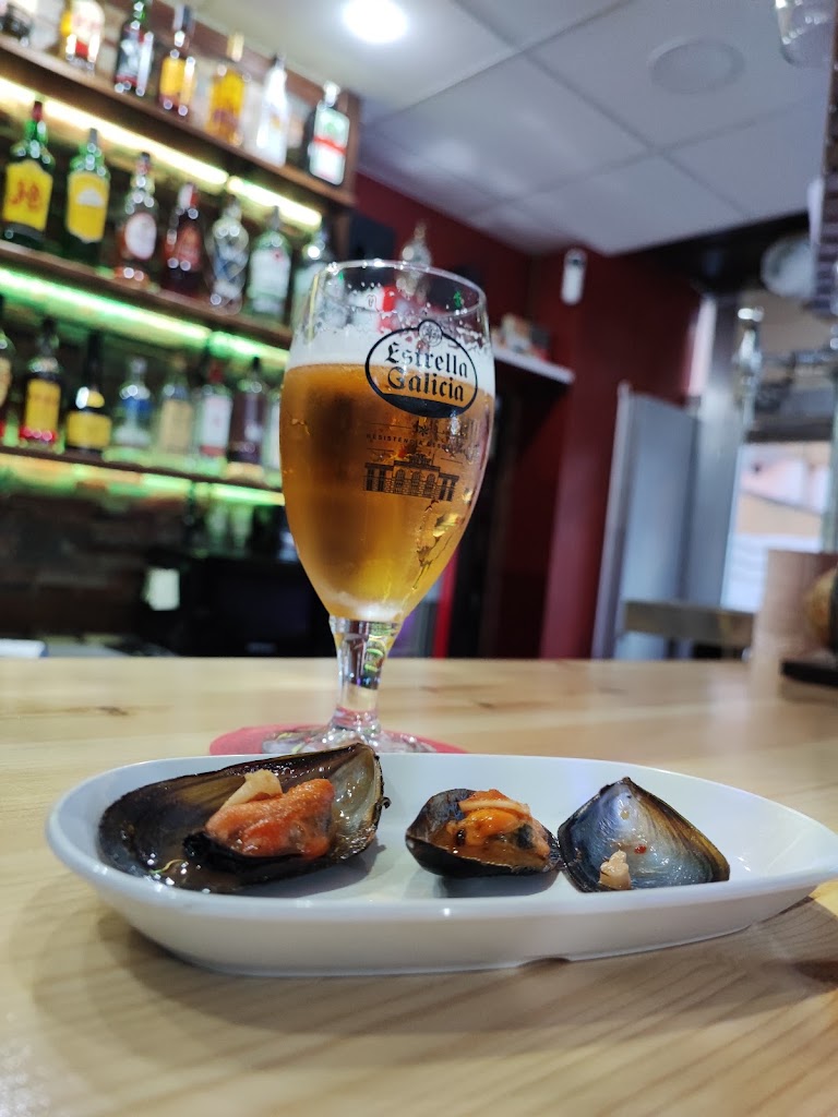 Bar Once Septiembre — Comida y bebida