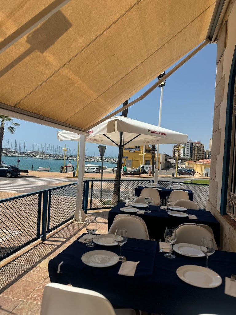 LOS PICAROS EN EL FARO