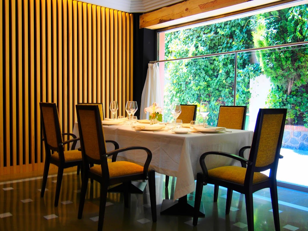 Esencia El Restaurante — Ambiente