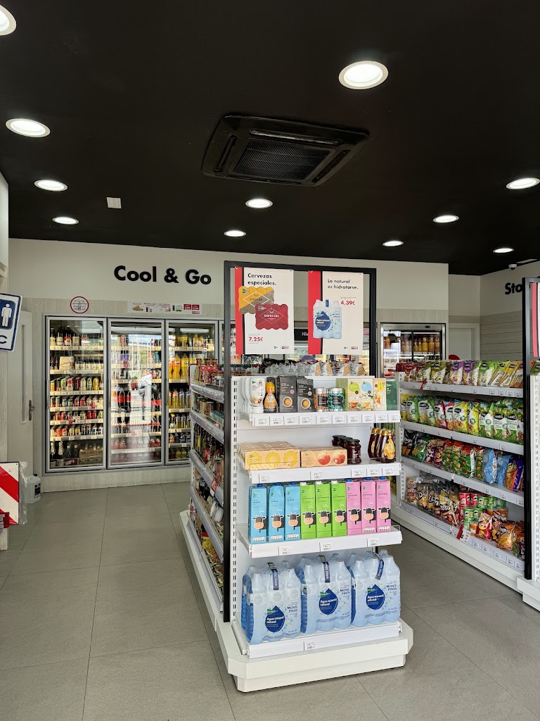 Estacion de Servicio Canal de Castilla — Interior