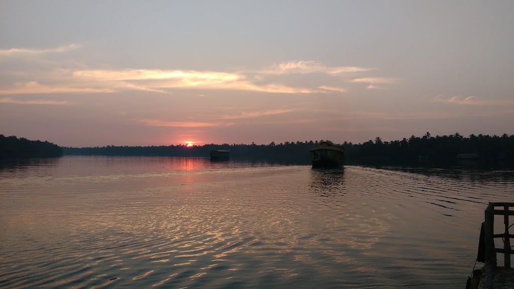 Thejaswini Houseboat