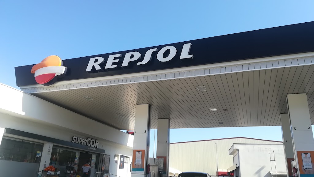 Estacion de Servicio Repsol — Exterior