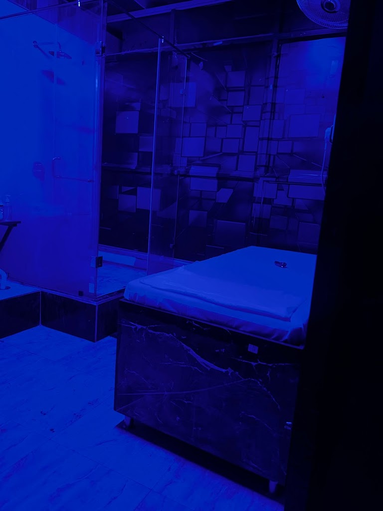 Pinewood Unisex Spa And Salon