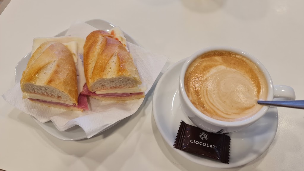 La Botiga del Pa — Comida y bebida