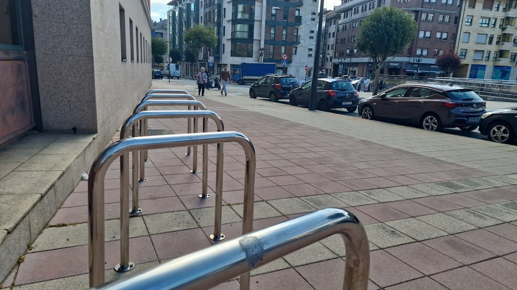 Bici parking Melquiades Cabal