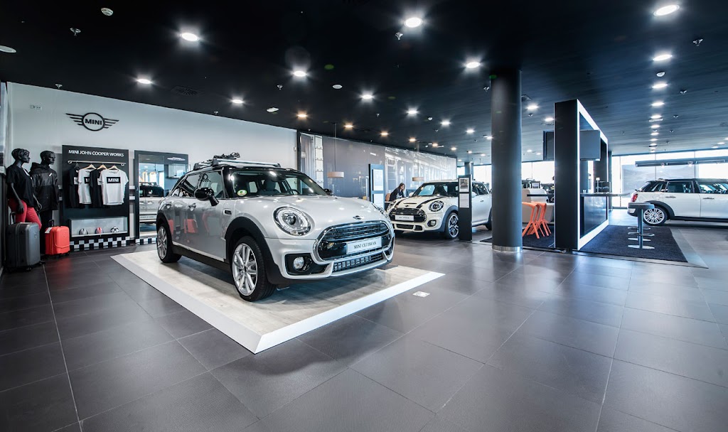 MINI Barcelona Premium Ronda Litoral — Concesionario de automoviles