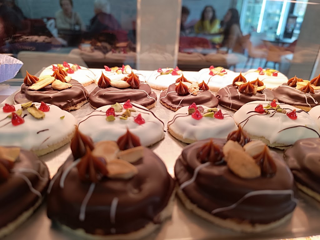 La Crem De La Crem Pasteleria — Comida y bebida