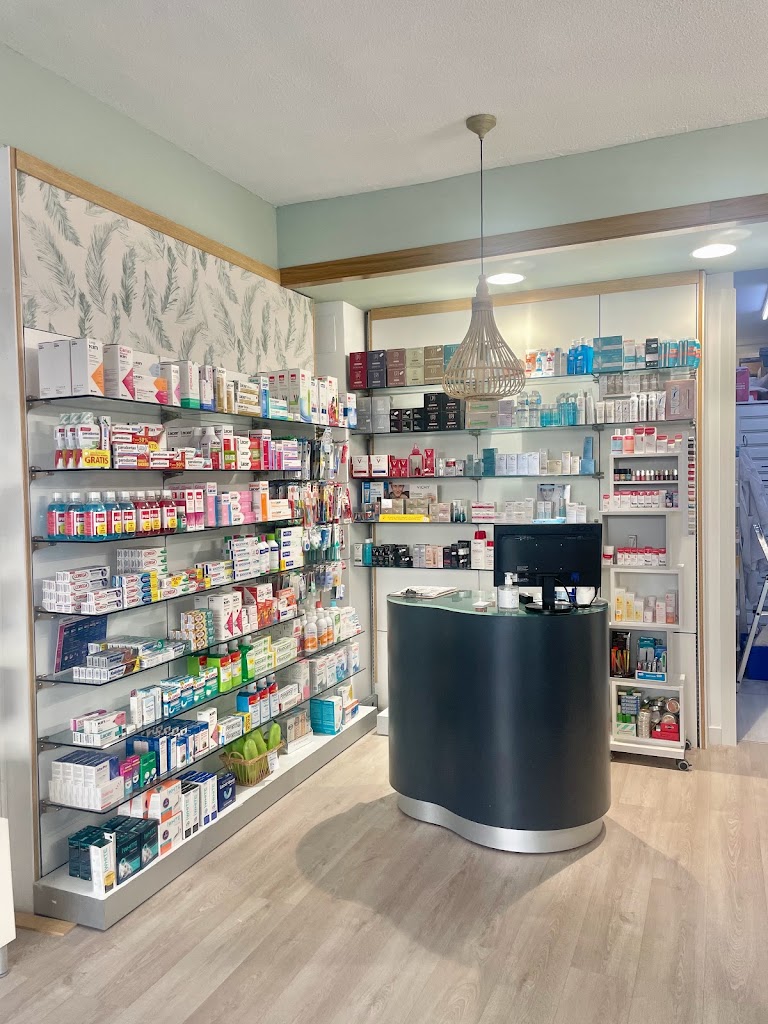 Farmacia Caceres-Lda Ana Macias-Lizaso Rodriguez — Del propietario