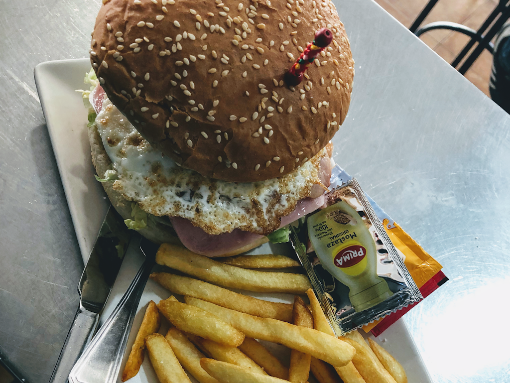 La Parada — Comida y bebida