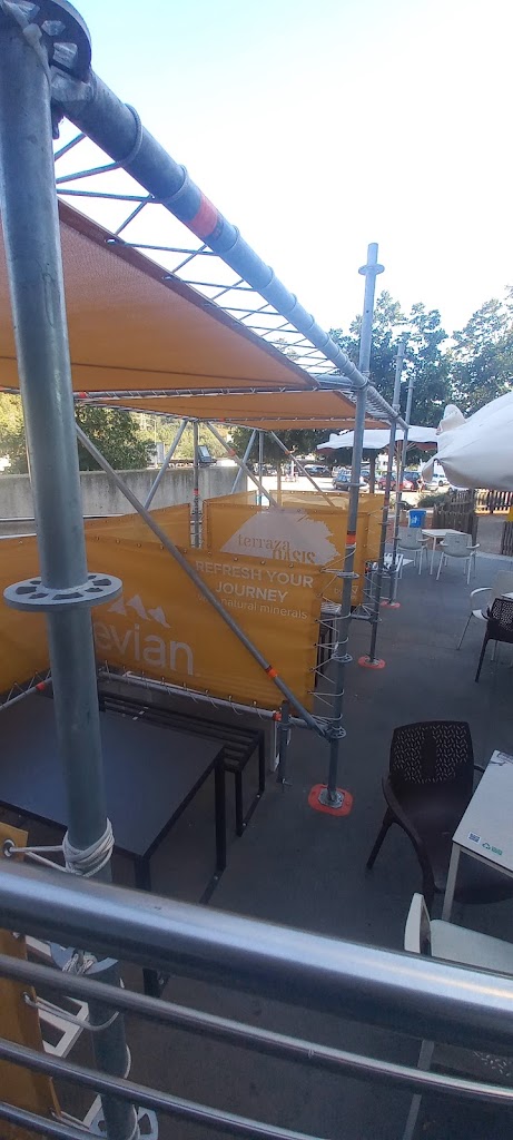 puerta barcelona gasolinera