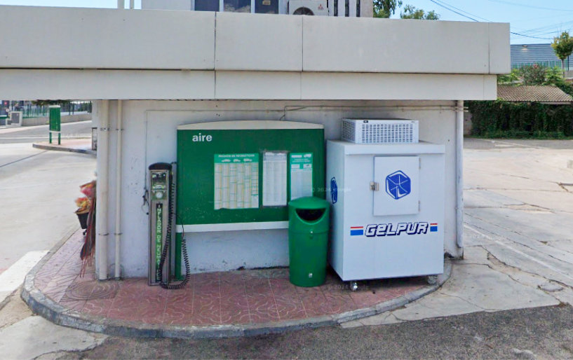 Gasolinera El Vendrell - La Cometa — Estacion de servicio