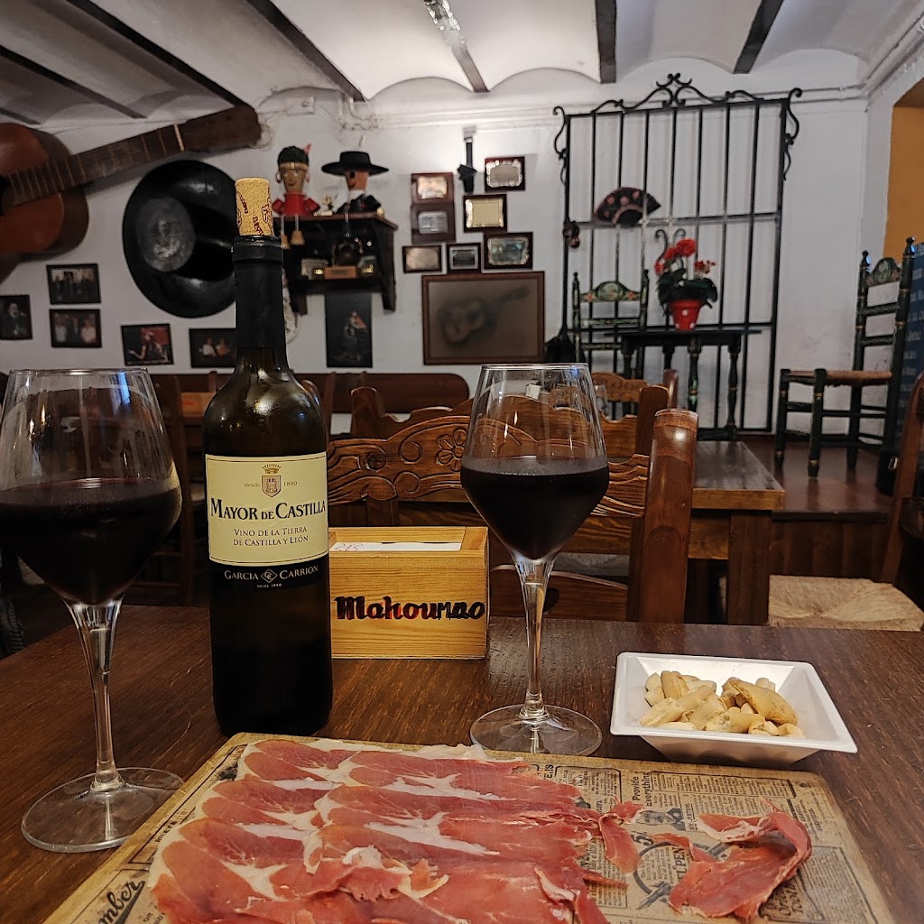 Pena Flamenca Fuente del Rey — Comida y bebida