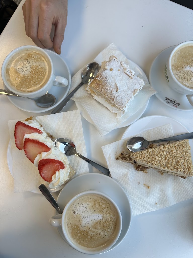 Lo Nou Cafe — Cafe
