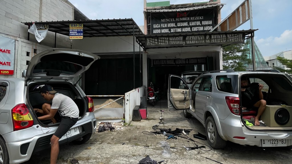 Kaca Film Mobil, Gedung Serang Kota Banten