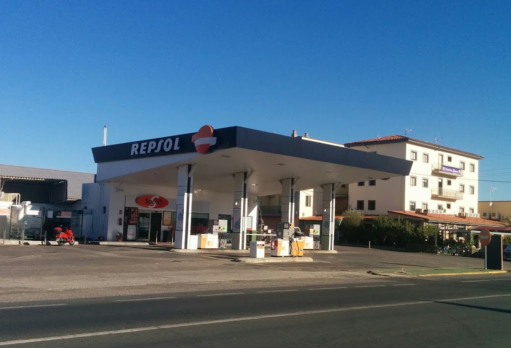 Estacion de Servicio Repsol — Exterior