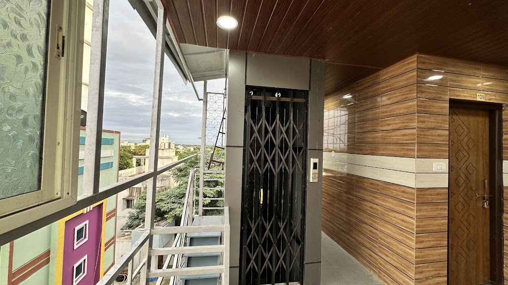 Vr Lodge