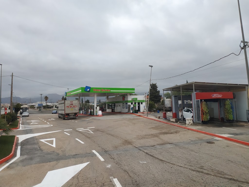 E. S. Hnos. Banos — Estacion de servicio