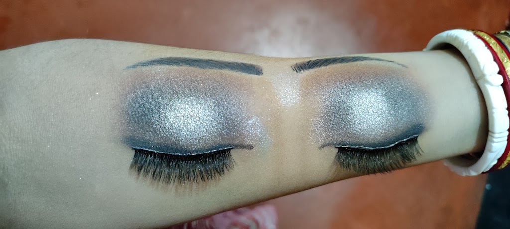 Radharani S Make Over Studio