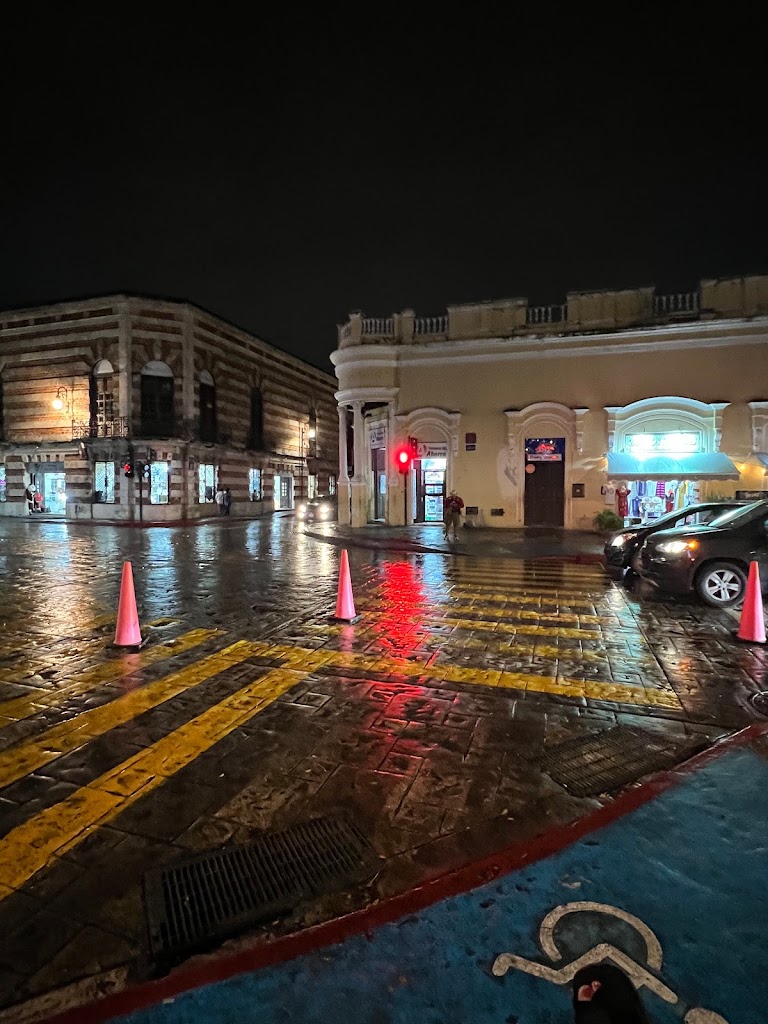FARMACIAS DEL AHORRO Parque Central — Todas