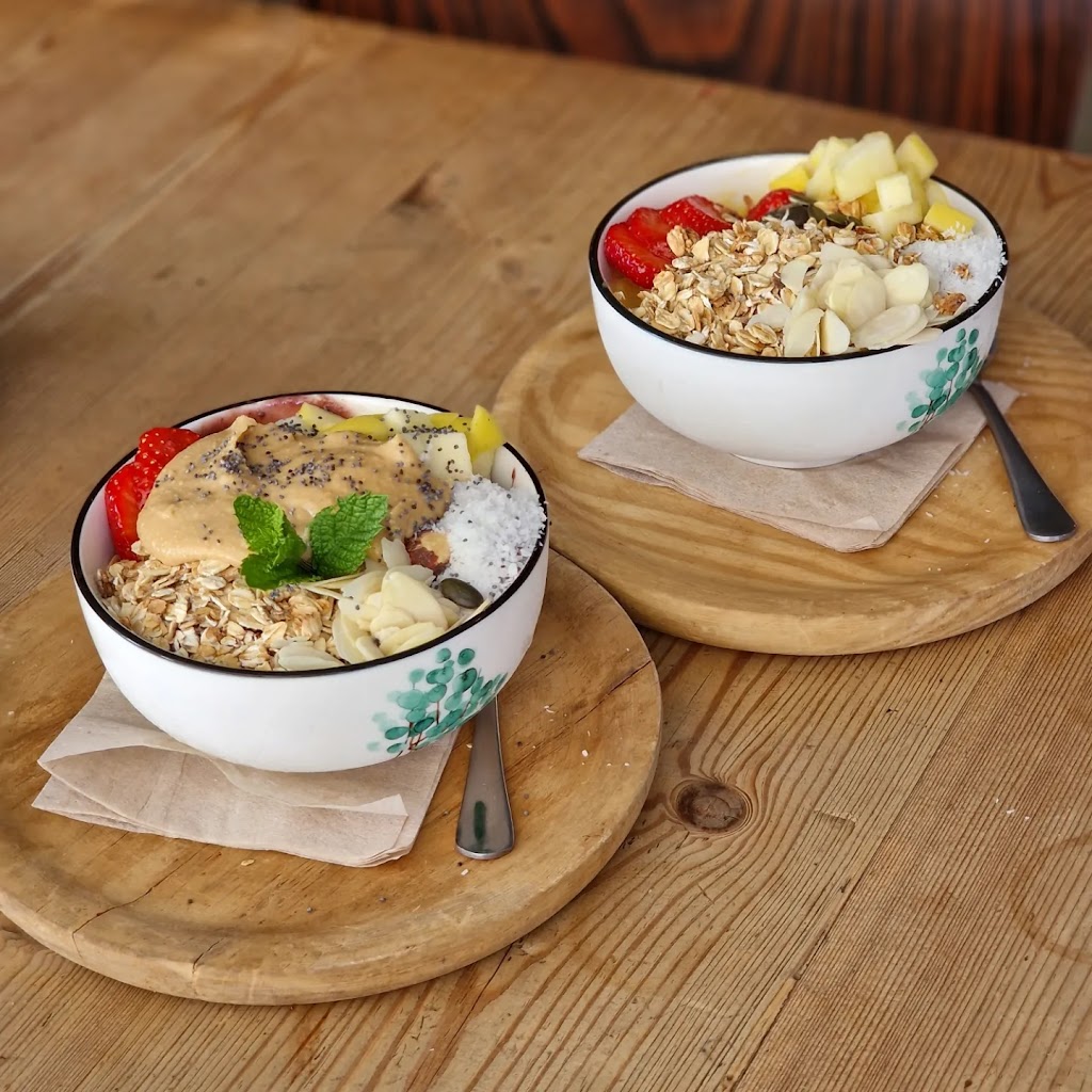 Nude Cafe Ibiza — Comida y bebida